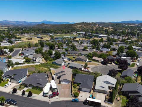 Tiny photo for 589 N Heights Drive, Eagle Point, OR 97524 (MLS # 220223291)
