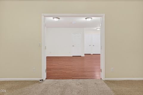 Tiny photo for 589 N Heights Drive, Eagle Point, OR 97524 (MLS # 220223291)