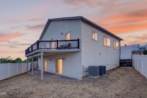 Tiny photo for 589 N Heights Drive, Eagle Point, OR 97524 (MLS # 220223291)