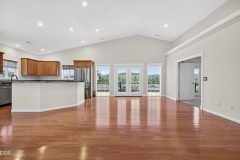 Tiny photo for 589 N Heights Drive, Eagle Point, OR 97524 (MLS # 220223291)