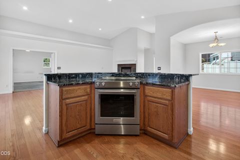 Tiny photo for 589 N Heights Drive, Eagle Point, OR 97524 (MLS # 220223291)