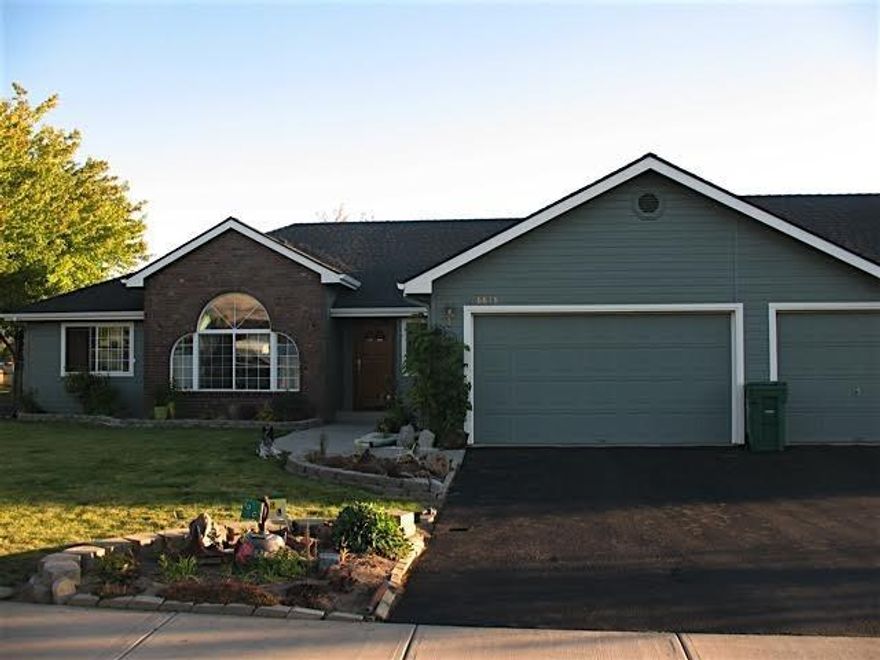 Beautiful Home Ready To Move Into. Newly Painted Interior With New Carpet. Vaulted Ceilings, Living And Family Rooms Formal Dining Room With Kitchen Knook. Granite Counter Tops. Lovely Landscaping With A Three Car Garage And A Spot For An Rv. Back Yard Abutts Up Against A Field And Has An Extra Shed And A Covered Concrete Patio. Three Bedrooms, Two Bathrooms With Attached 3 Car Garage.