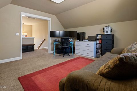 Tiny photo for 51860 Hollinshead Place, La Pine, OR 97739 (MLS # 220225048)
