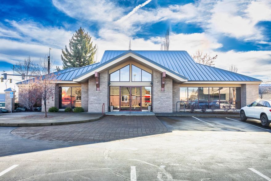 100% leased to two esteemed tenants, Edward Jones and Western Title and Escrow, both on triple net leases. This building combines ease of management with consistent and reliable income. 5.23% Cap Rate. The modern architecture, along with its low-maintenance and well-maintained premises, offer a professional and inviting environment for tenants and visitors alike. Complemented by monument signage, the property maximizes exposure in the Downtown Area. 153 SW 5th Street is an impressive office building spanning 4,138 square feet on a 0.35-acre lot. Situated at the signalized intersection of 5th Street and Black Butte Boulevard, this property enjoys unparalleled visibility and accessibility. Its prime location within Redmond's thriving community, paired with the quality of its tenants and the stability of its leases, positions this investment as a coveted asset. Don't miss this chance to acquire a solid, income-generating property in a dynamic and growing locale.