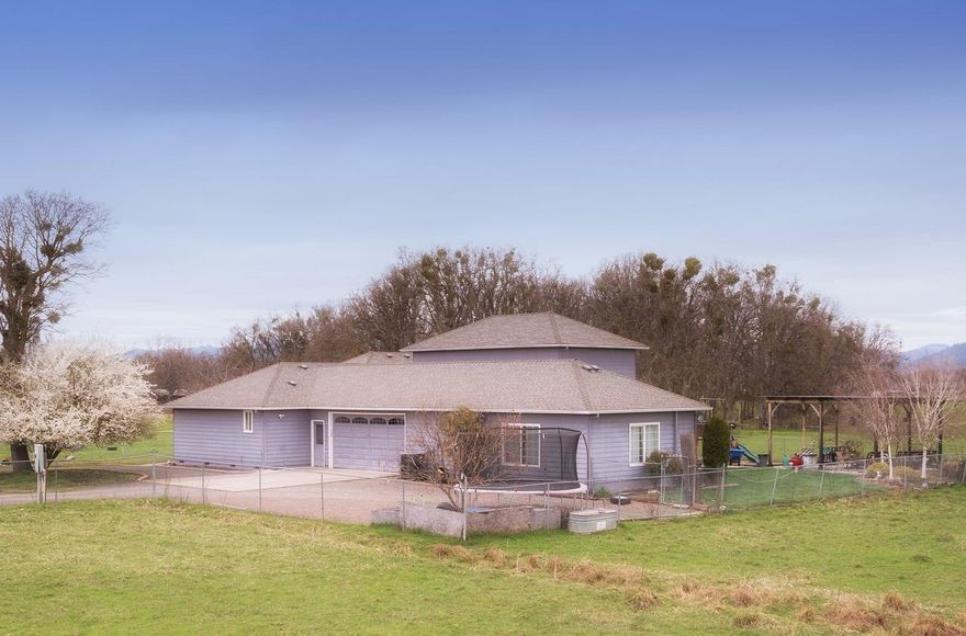 Beautiful home with fantastic views of Mt. McLaughlin. Plenty of room for your RV and other outdoor toys. Easy access to I-5 and Crater Lake Hwy. Kitchen boasts stainless steel appliances and tile floor. 10+ acres of EFU zoned property with some of the most fertile soil in the Valley. Buyer to do their own due diligence for irrigation rights.