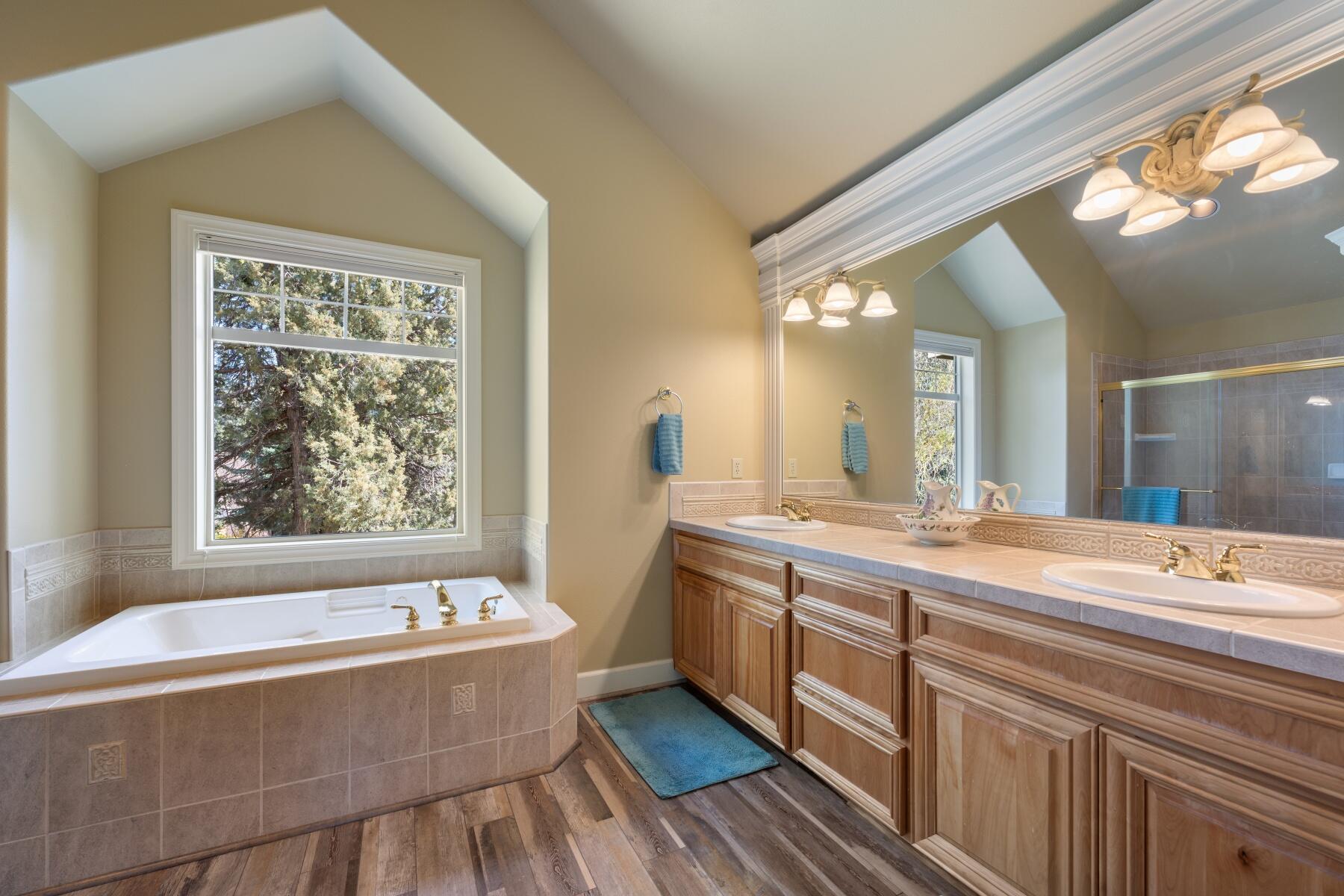 Awbrey Glen - Residential