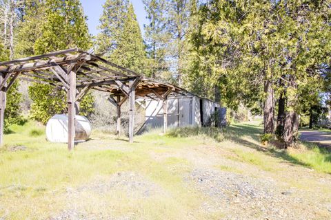 Tiny photo for 297 Warren Road, Selma, OR 97538 (MLS # 220217094)