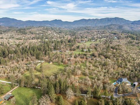 Tiny photo for 507 Jackpine Drive, Grants Pass, OR 97526 (MLS # 220217619)