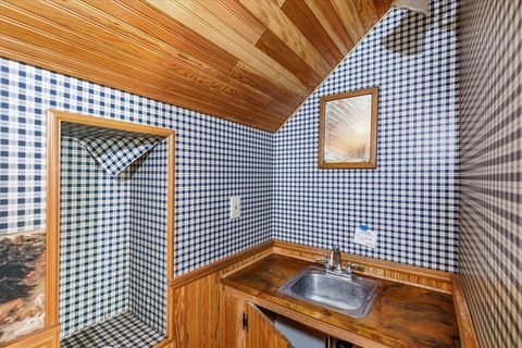 Tiny photo for 507 Jackpine Drive, Grants Pass, OR 97526 (MLS # 220217619)