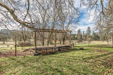 Tiny photo for 507 Jackpine Drive, Grants Pass, OR 97526 (MLS # 220217619)