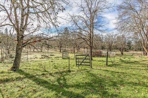 Tiny photo for 507 Jackpine Drive, Grants Pass, OR 97526 (MLS # 220217619)