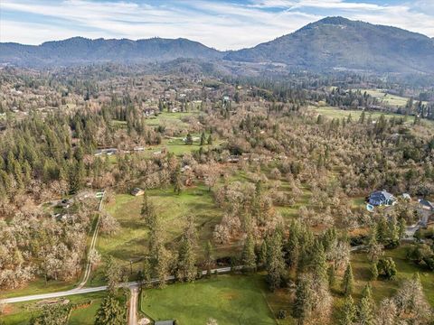 Tiny photo for 507 Jackpine Drive, Grants Pass, OR 97526 (MLS # 220217619)