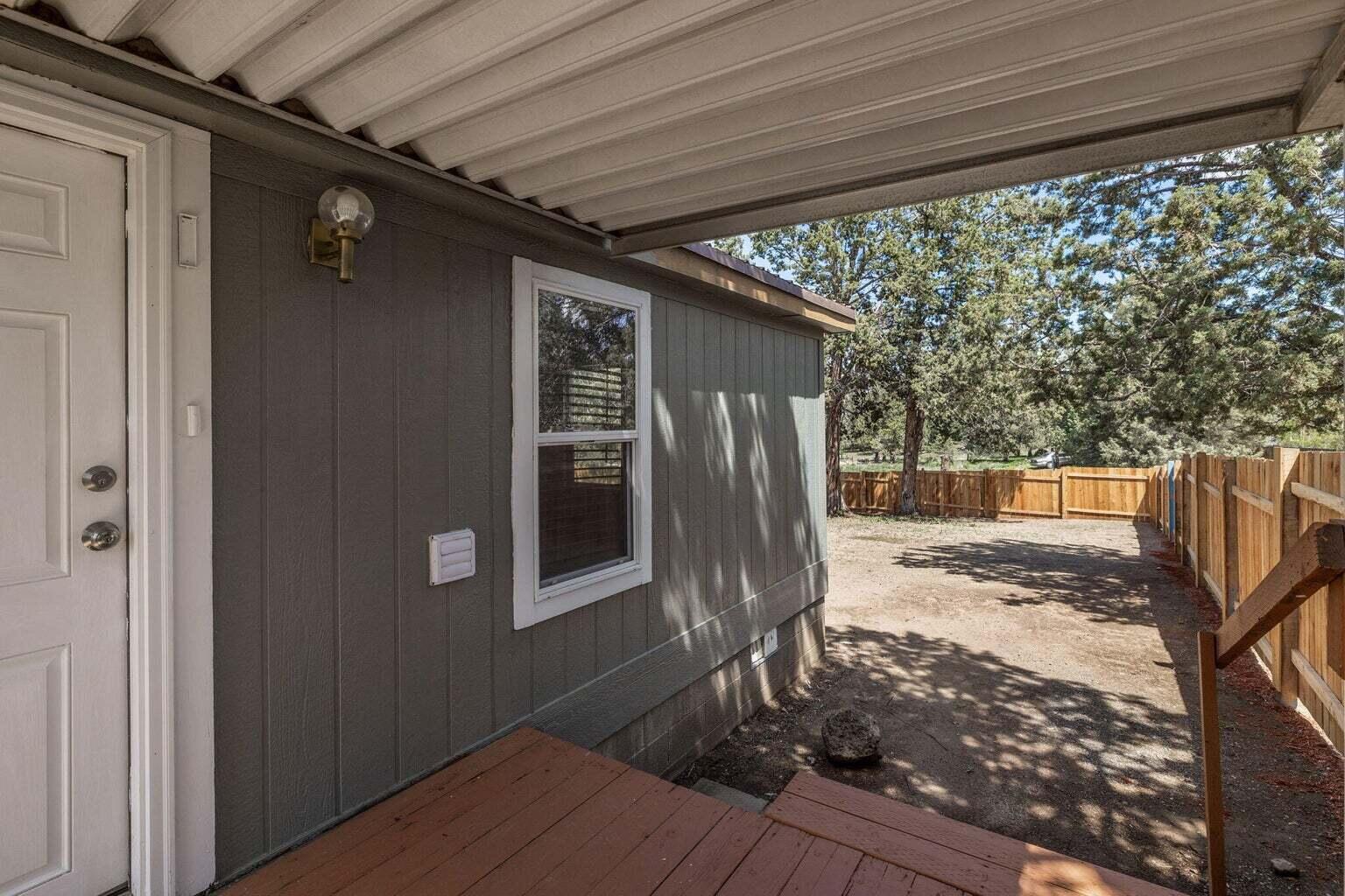 8525 SW Crescent Place