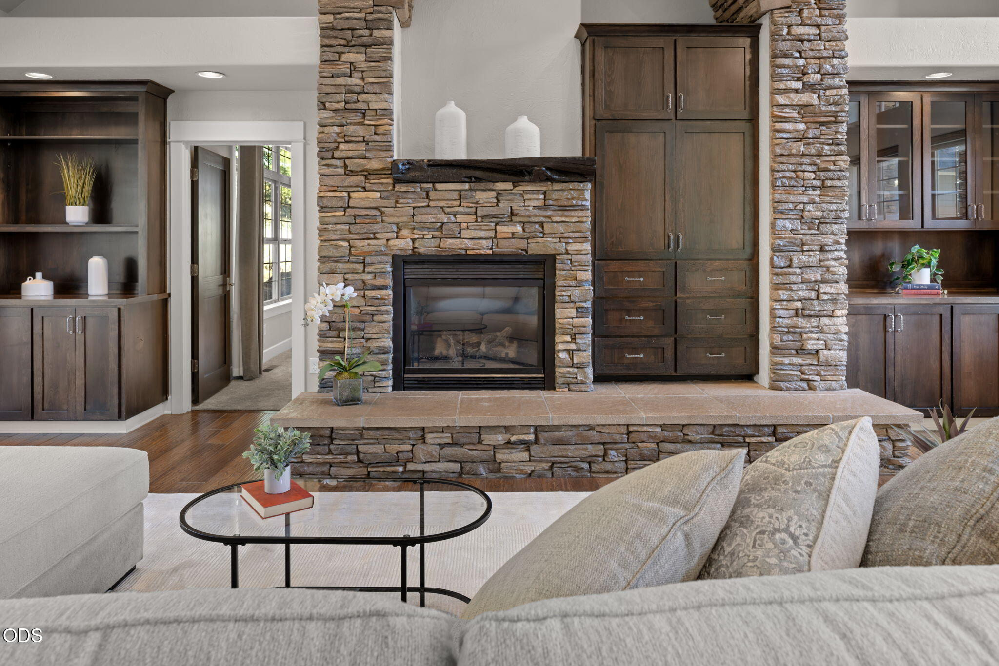 3193 NW Colonial Drive