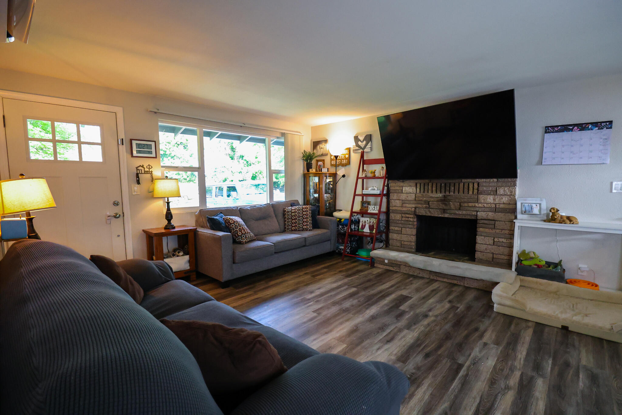 821 Crestbrook