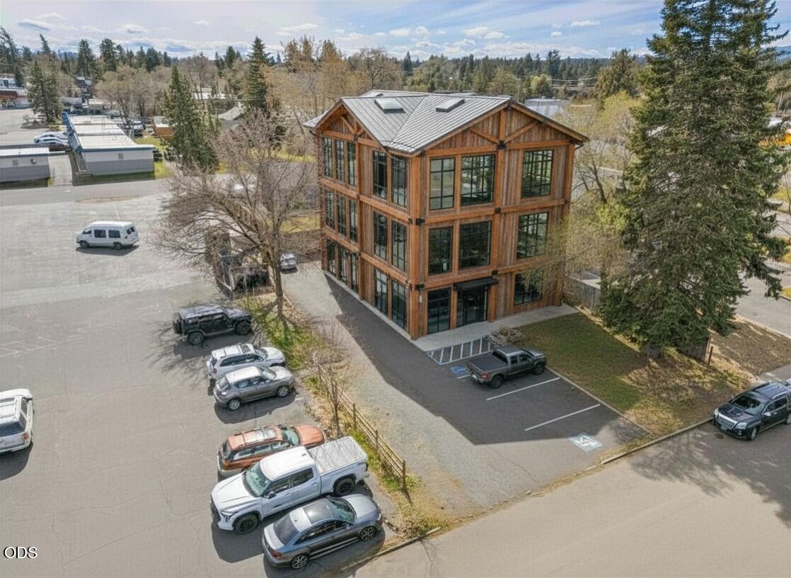 225 SE Vine Lane