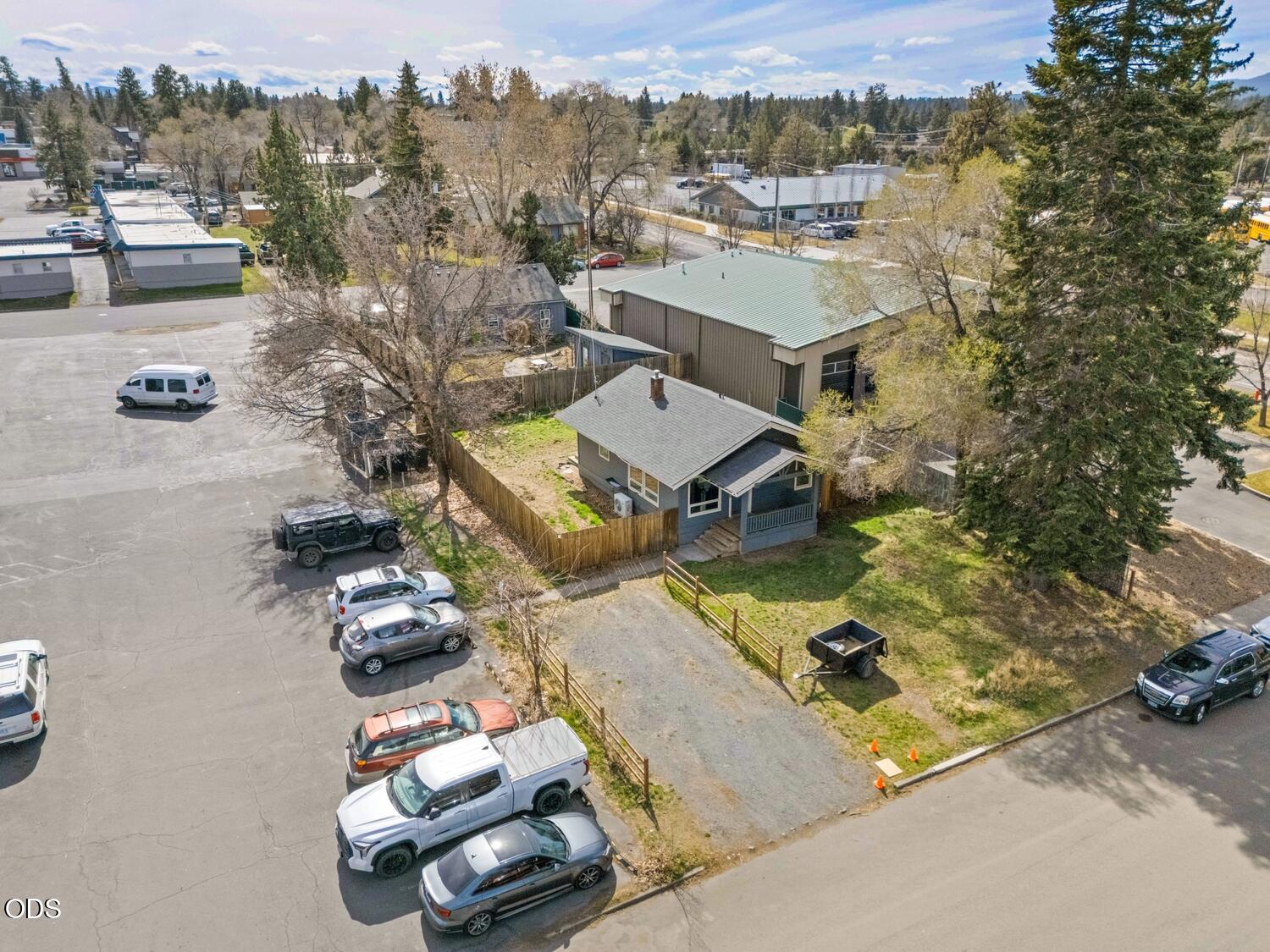 225 SE Vine Lane