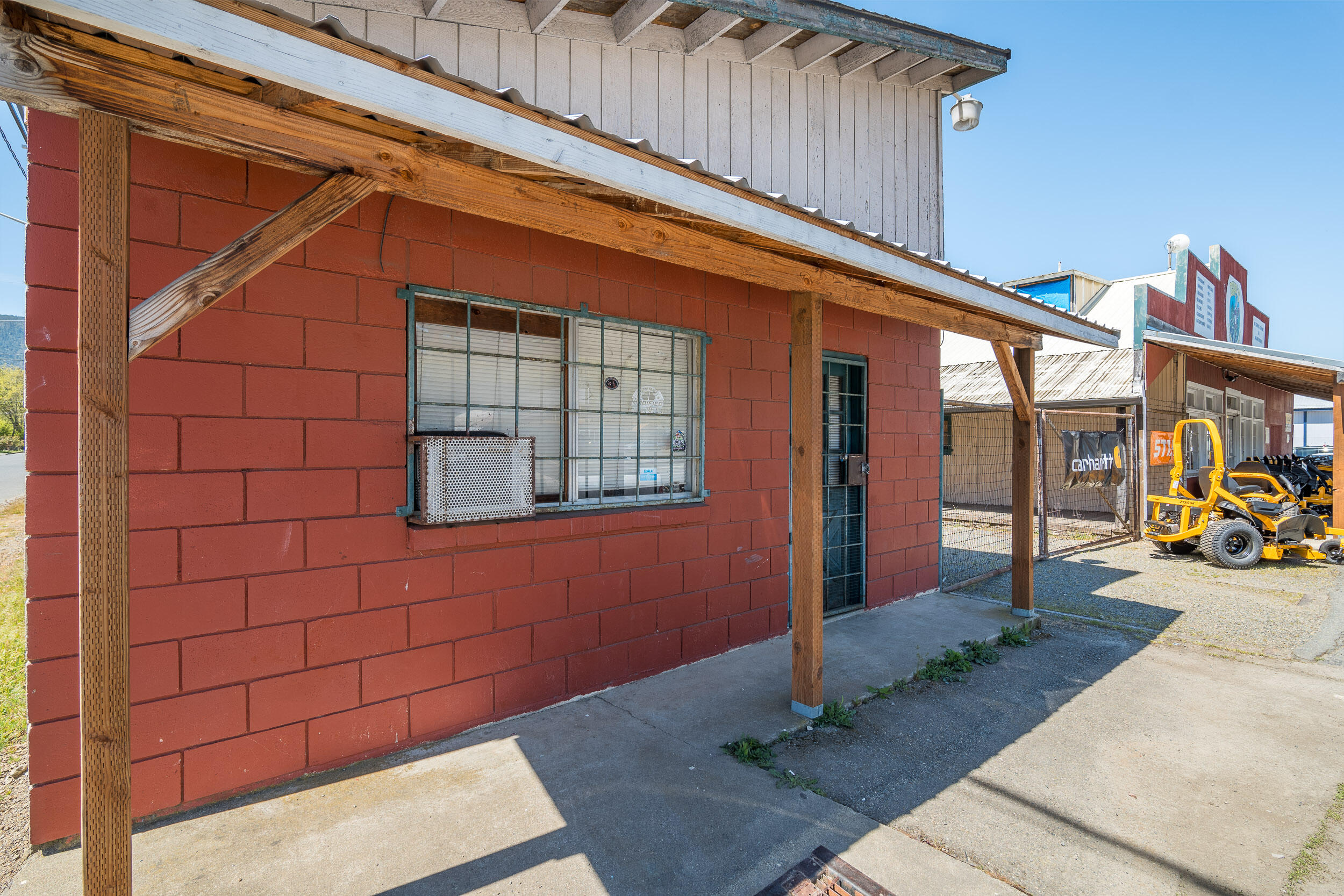 Cave Junction - Commercial Sale