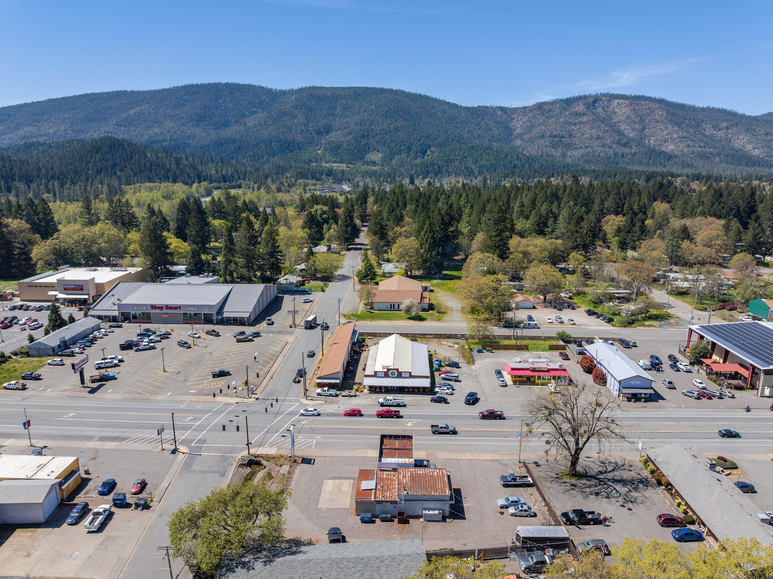 Cave Junction - Commercial Sale