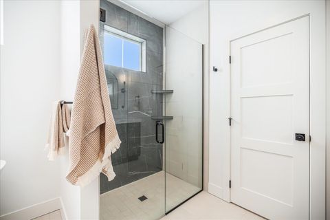 Tiny photo for 62637 Mt Hood Drive, Bend, OR 97703 (MLS # 220214982)