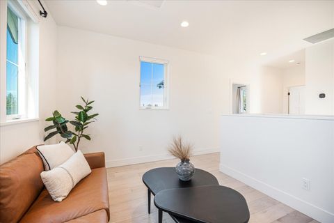 Tiny photo for 62637 Mt Hood Drive, Bend, OR 97703 (MLS # 220214982)