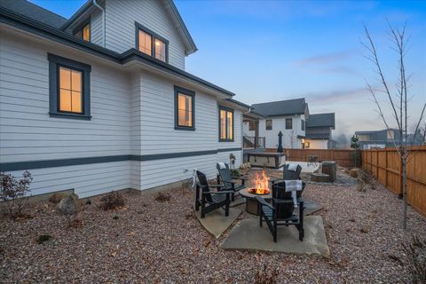 Tiny photo for 62637 Mt Hood Drive, Bend, OR 97703 (MLS # 220214982)