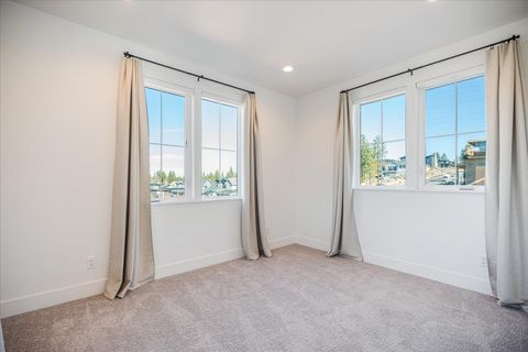 Tiny photo for 62637 Mt Hood Drive, Bend, OR 97703 (MLS # 220214982)