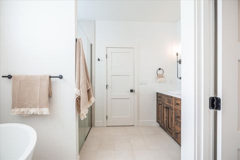 Tiny photo for 62637 Mt Hood Drive, Bend, OR 97703 (MLS # 220214982)