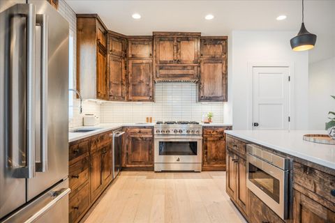 Tiny photo for 62637 Mt Hood Drive, Bend, OR 97703 (MLS # 220214982)