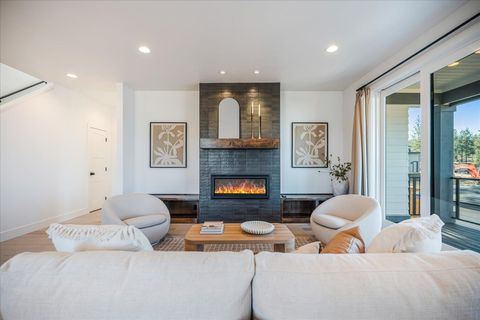 Tiny photo for 62637 Mt Hood Drive, Bend, OR 97703 (MLS # 220214982)