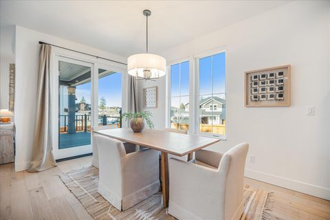 Tiny photo for 62637 Mt Hood Drive, Bend, OR 97703 (MLS # 220214982)