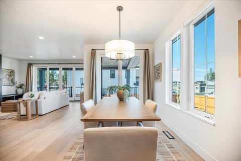 Tiny photo for 62637 Mt Hood Drive, Bend, OR 97703 (MLS # 220214982)