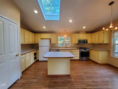Tiny photo for 862 Autumn Lane, Glendale, OR 97442 (MLS # 220227053)