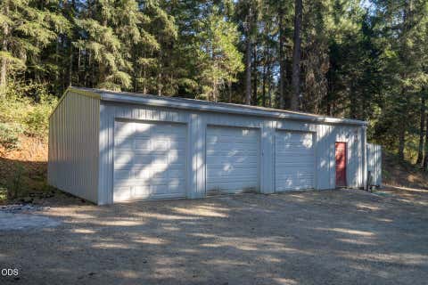 Tiny photo for 862 Autumn Lane, Glendale, OR 97442 (MLS # 220227053)