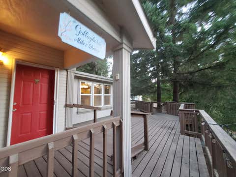 Tiny photo for 862 Autumn Lane, Glendale, OR 97442 (MLS # 220227053)
