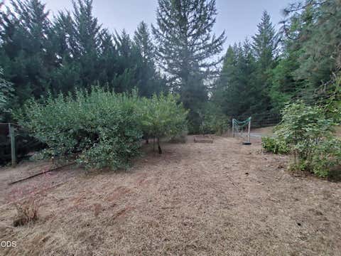 Tiny photo for 862 Autumn Lane, Glendale, OR 97442 (MLS # 220227053)