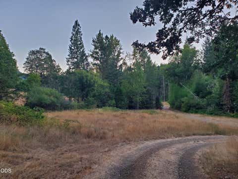 Tiny photo for 862 Autumn Lane, Glendale, OR 97442 (MLS # 220227053)