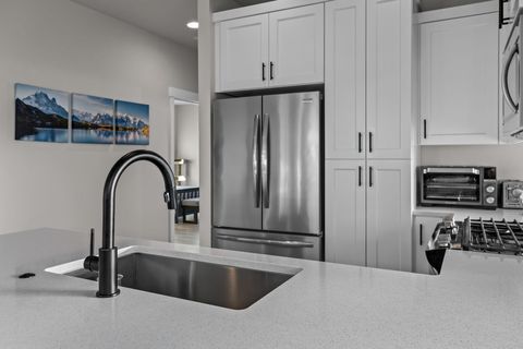 Tiny photo for 3859 NE Oakside Loop, Bend, OR 97701 (MLS # 220214916)