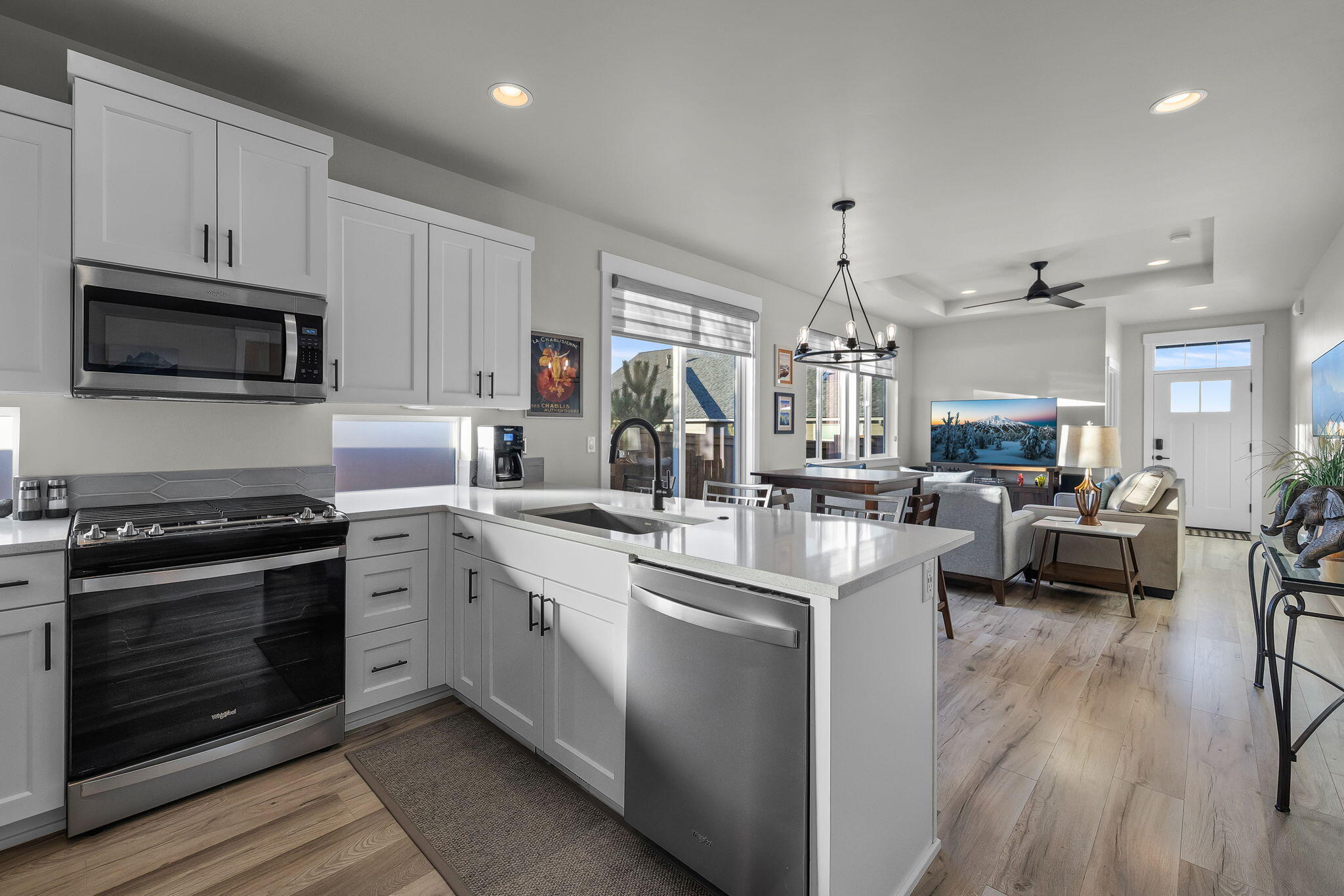 3859 NE Oakside Loop