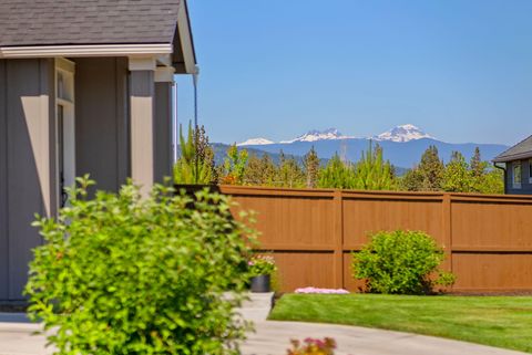 Tiny photo for 3859 NE Oakside Loop, Bend, OR 97701 (MLS # 220214916)