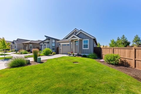 Tiny photo for 3859 NE Oakside Loop, Bend, OR 97701 (MLS # 220214916)