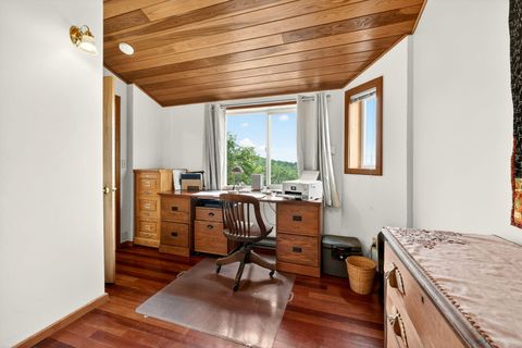 Tiny photo for 4343 Pioneer Road, Medford, OR 97501 (MLS # 220221297)