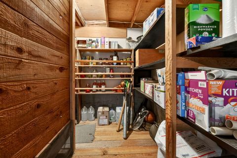 Tiny photo for 4343 Pioneer Road, Medford, OR 97501 (MLS # 220221297)