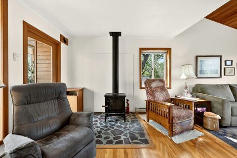 Tiny photo for 4343 Pioneer Road, Medford, OR 97501 (MLS # 220221297)