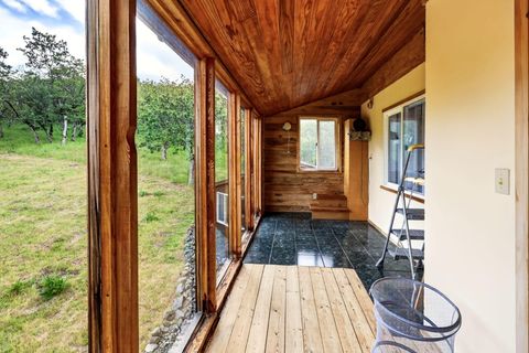 Tiny photo for 4343 Pioneer Road, Medford, OR 97501 (MLS # 220221297)