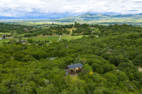 Tiny photo for 4343 Pioneer Road, Medford, OR 97501 (MLS # 220221297)