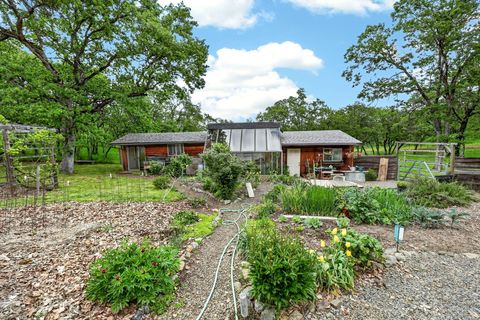 Tiny photo for 4343 Pioneer Road, Medford, OR 97501 (MLS # 220221297)