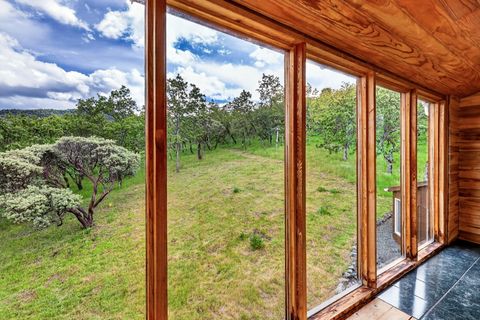 Tiny photo for 4343 Pioneer Road, Medford, OR 97501 (MLS # 220221297)