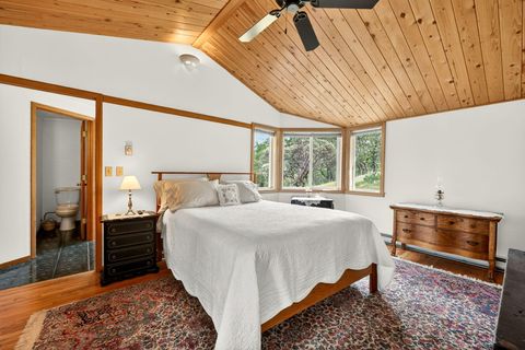 Tiny photo for 4343 Pioneer Road, Medford, OR 97501 (MLS # 220221297)
