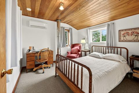 Tiny photo for 4343 Pioneer Road, Medford, OR 97501 (MLS # 220221297)